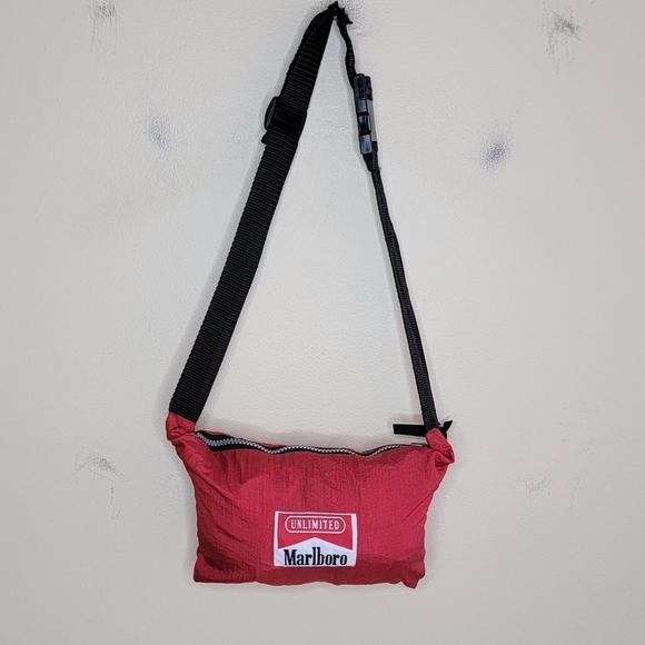 90s Vintage Marlboro | Red Windbreaker Pullover Nylon Jacket Collapses into Bag - Picture 8 of 11